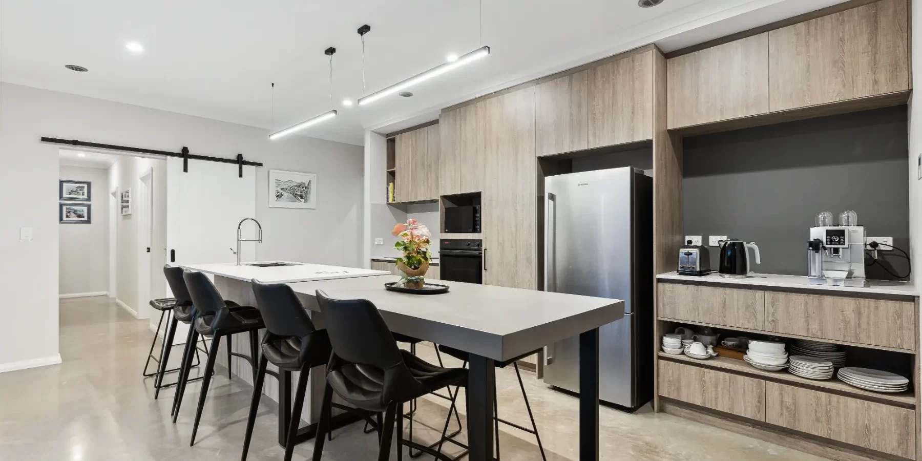 PRINT 9 Mouquet Vista White Gum Valley 13