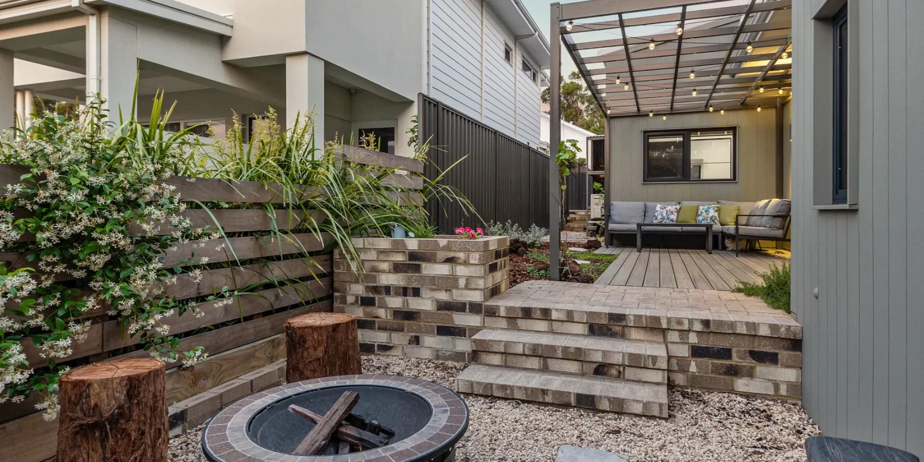 PRINT 9 Mouquet Vista White Gum Valley 28