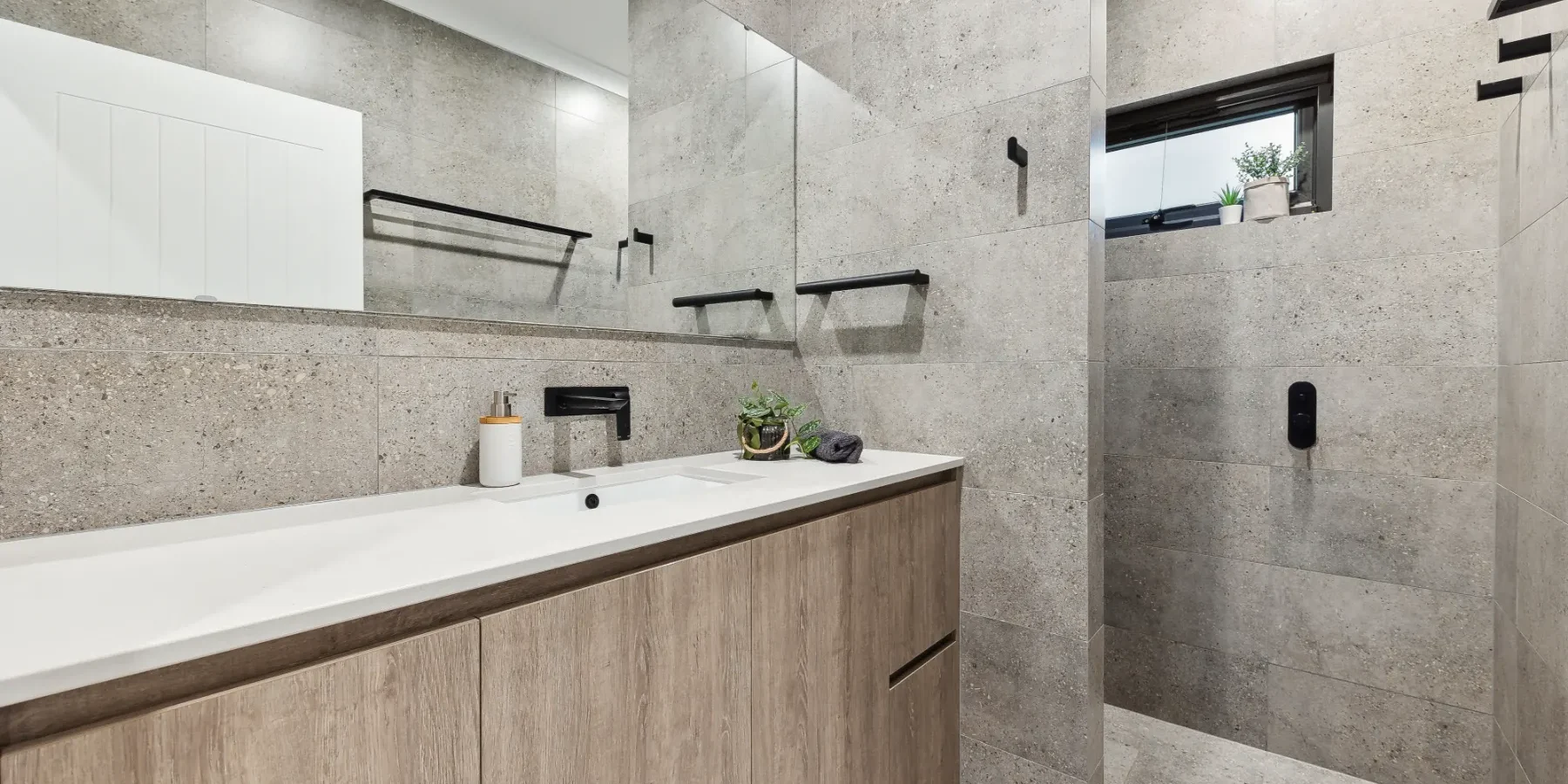 PRINT 9 Mouquet Vista White Gum Valley 7